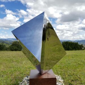 Colombian artist Gustavo Vélez to showcase sculptures at Oblong Contemporary Art Gallery in Dubai