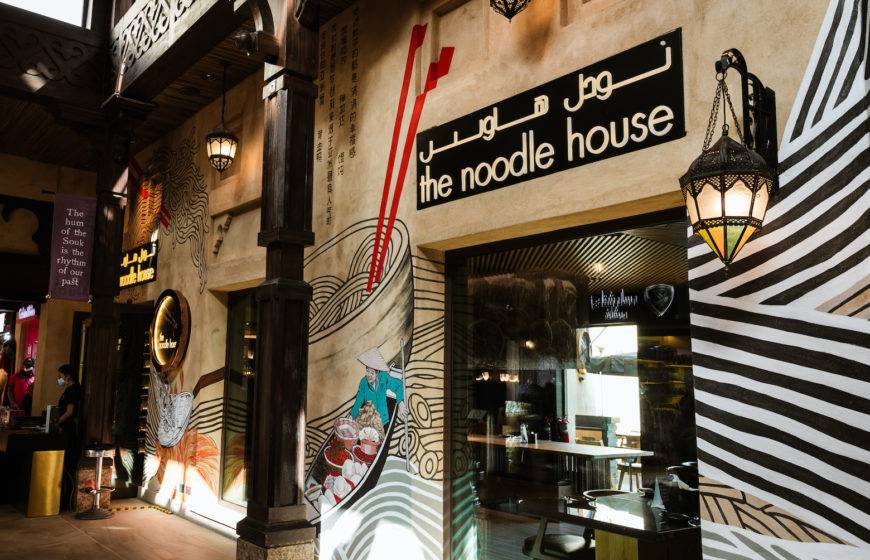Art Painting Lab gives an artsy spin to The Noodle House in Souk Madinat Jumeirah