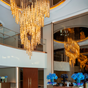Sans Souci installs a magnificent chandelier in the new lobby of Burj Al Arab