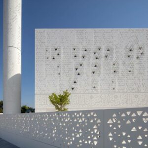 The Mosque of the Late Abdulkhaliq Gargash by Dabbagh Architects is a masterpiece!