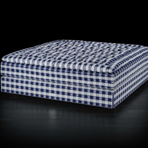 Hästens is celebrating 170 years with the new drēmər bed and headboard