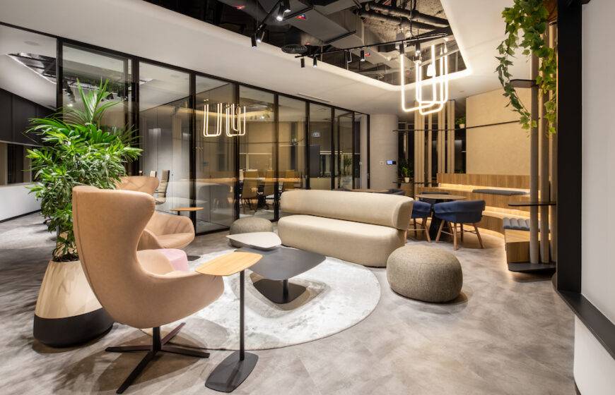 Roar creates an agile, experience-driven workplace for Oliver Wyman in Abu Dhabi