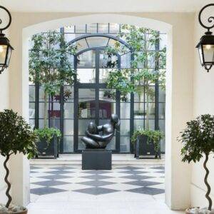 A Legendary Designer Whose Legacy Carries On