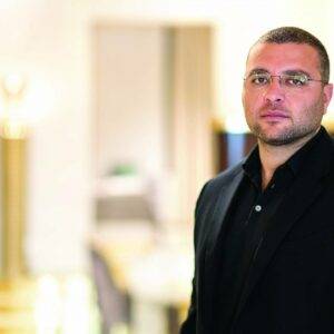 إيلي صعب جونيور وفنّ “التصميم”