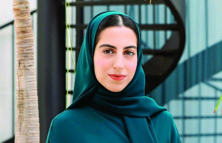 الإماراتية منيرة الملا.. البلاستيك في أشكال صديقة للبيئة