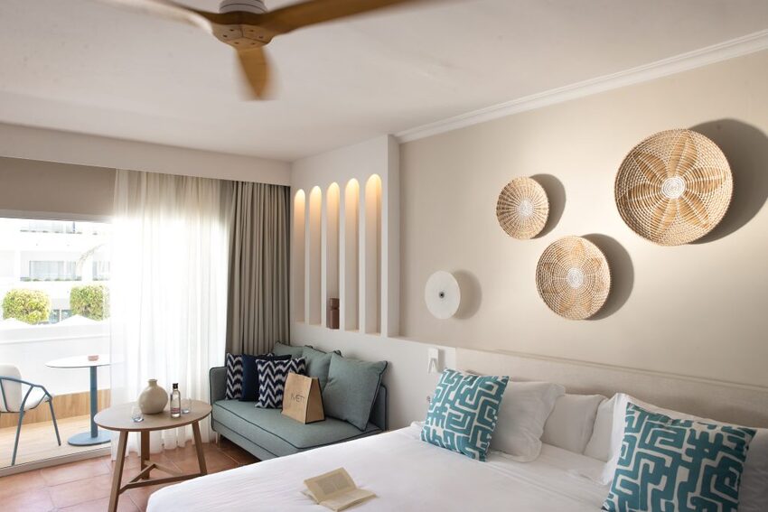 METT MARBELLA DELUXE ROOM HIGH VIEW 1024x683 1