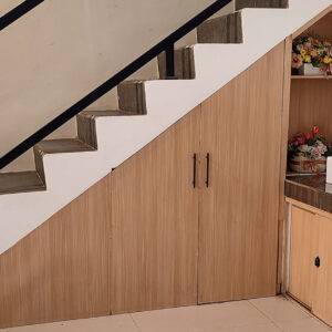 حلول أنيقة في تحسين ديكور تحت الدرج