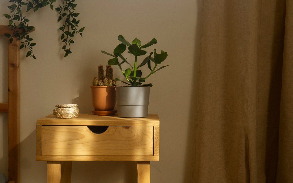 تصميم طاولة جانبية 