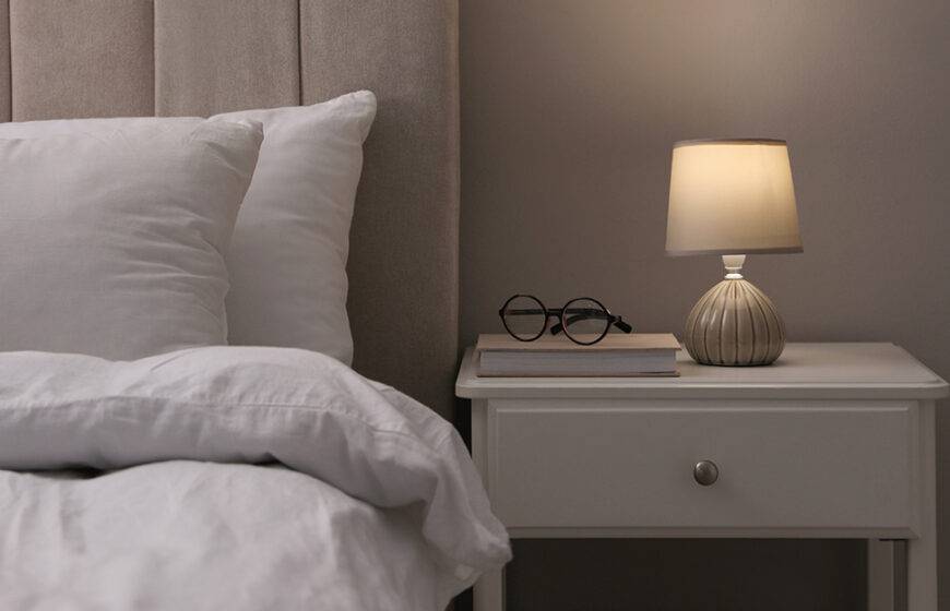 طاولة سرير جانبية .. 5 افكار وتصميمات راقية لغرفتك