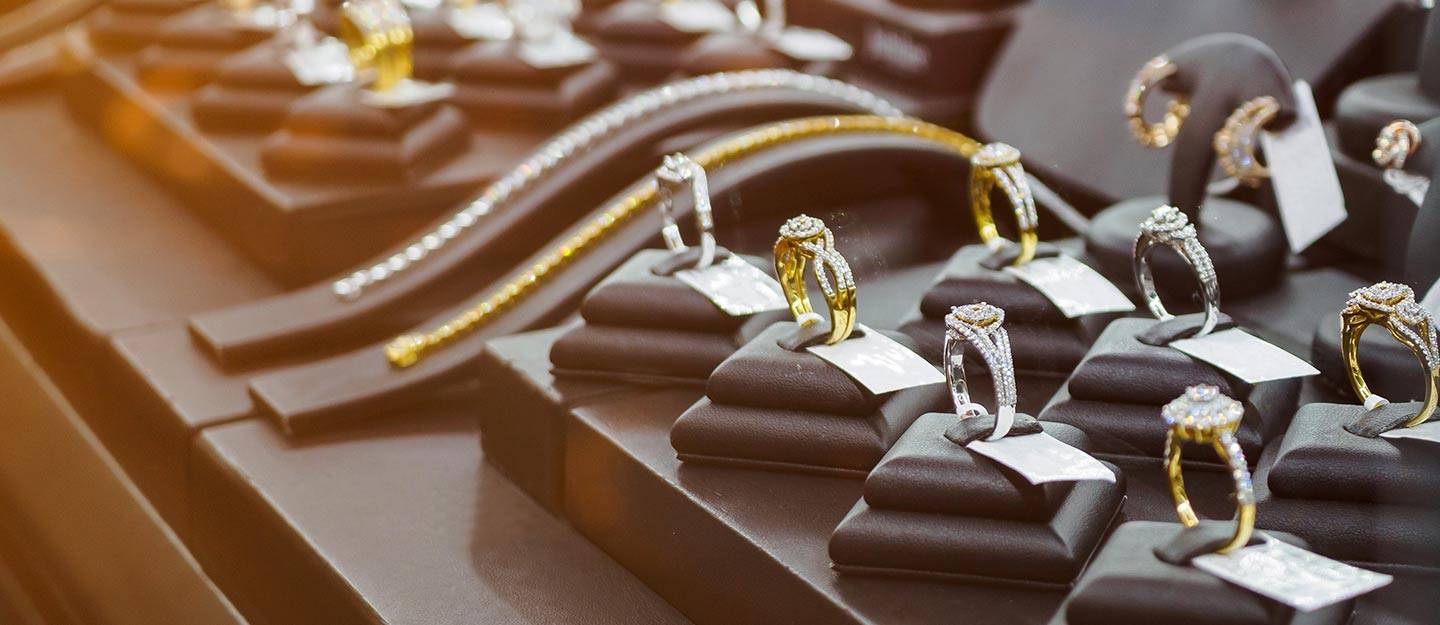 ديكورات محلات ذهب