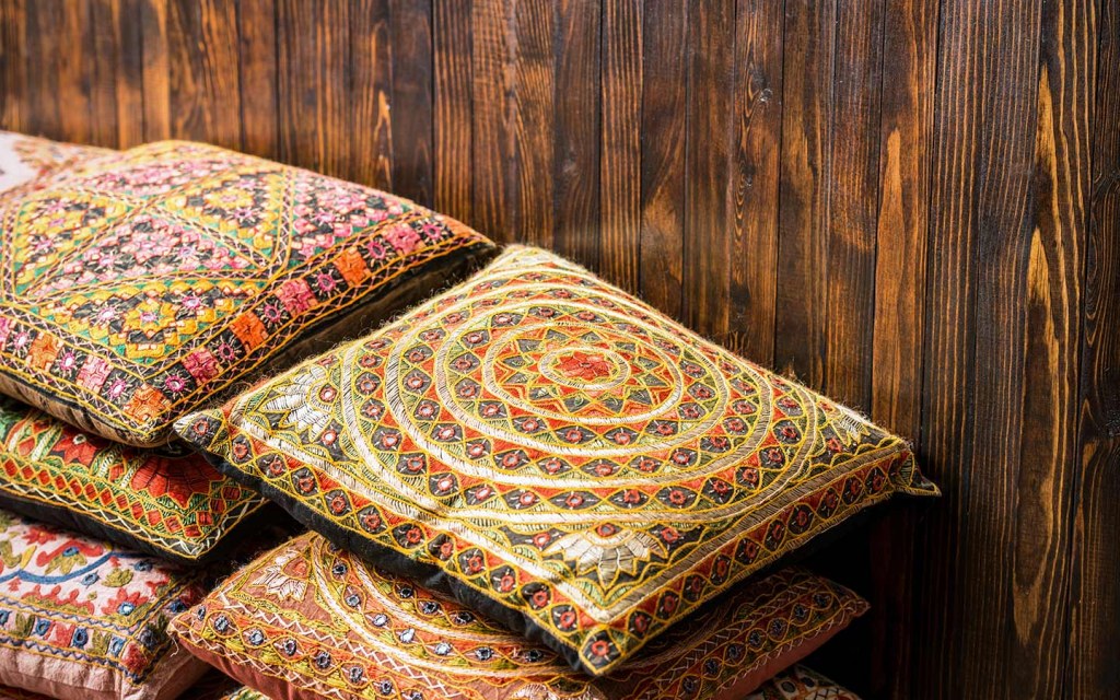 وسائد مزخرفة بتصميم ماندالا