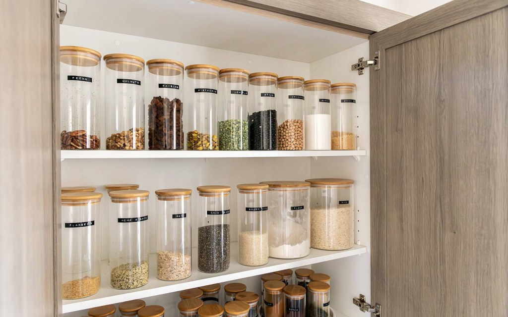 طرق ترتيب دولاب المطبخ